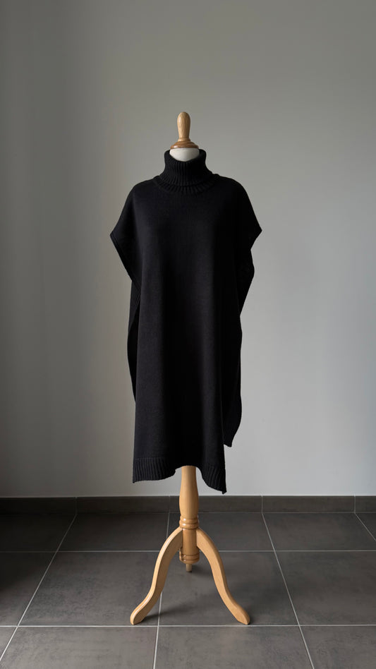 Knitted oversized turtleneck vest