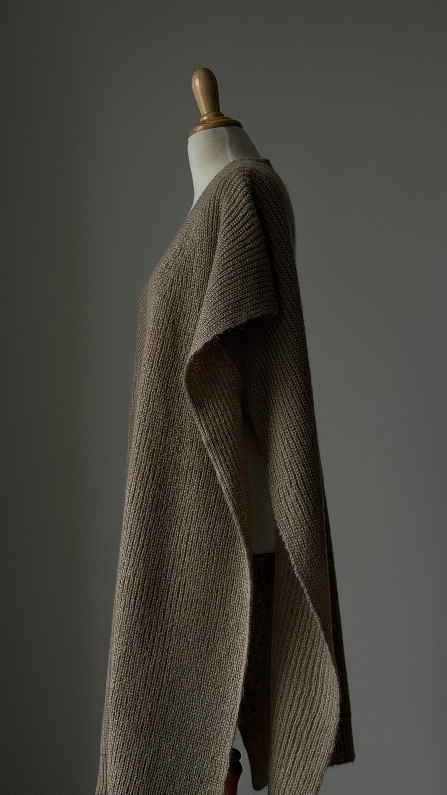 Knitted oversized v-neck vest