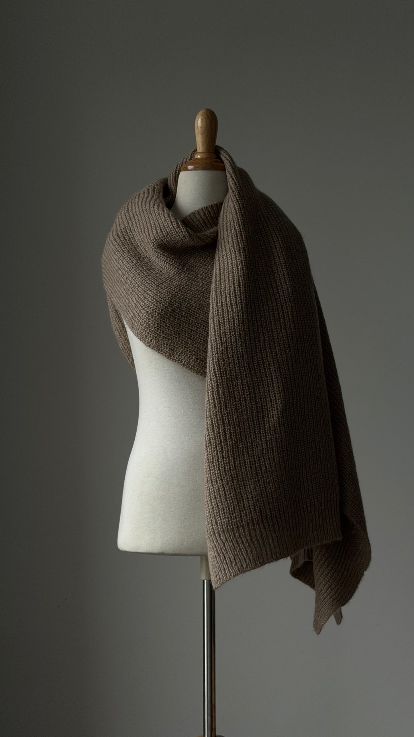 Knitted oversized v-neck vest