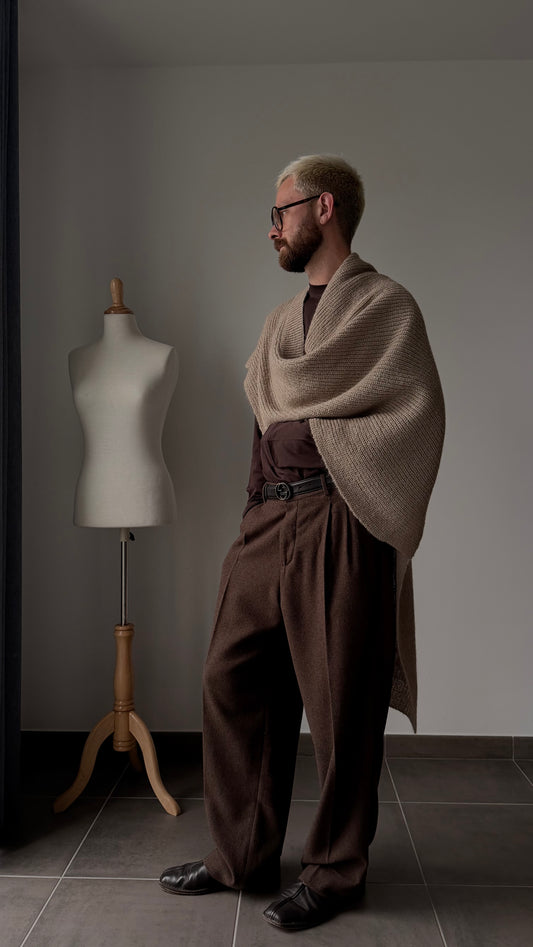 Knitted oversized v-neck vest